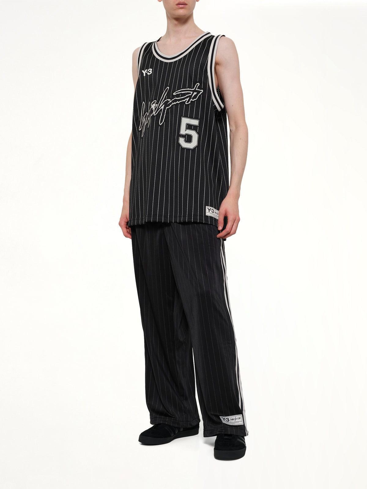 Elite 5 Basketball Jersey in Black