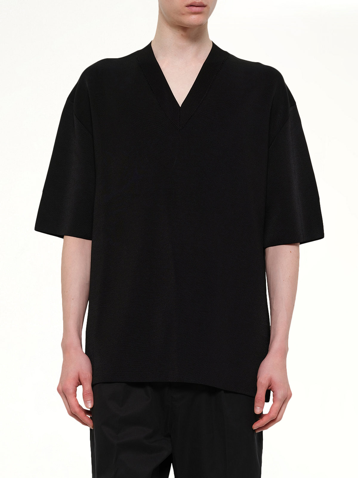 Short Sleeve V-Neck Sweater in Black