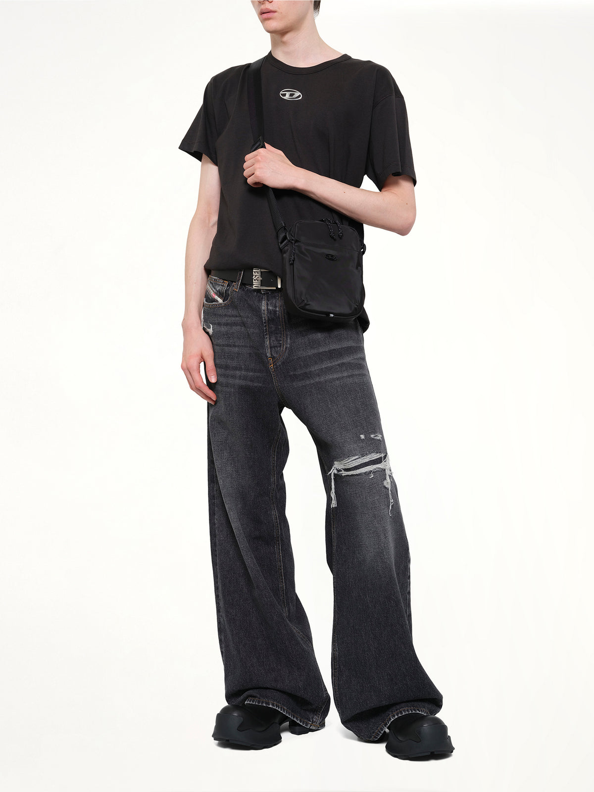 D-PACK Crossbody X in Black
