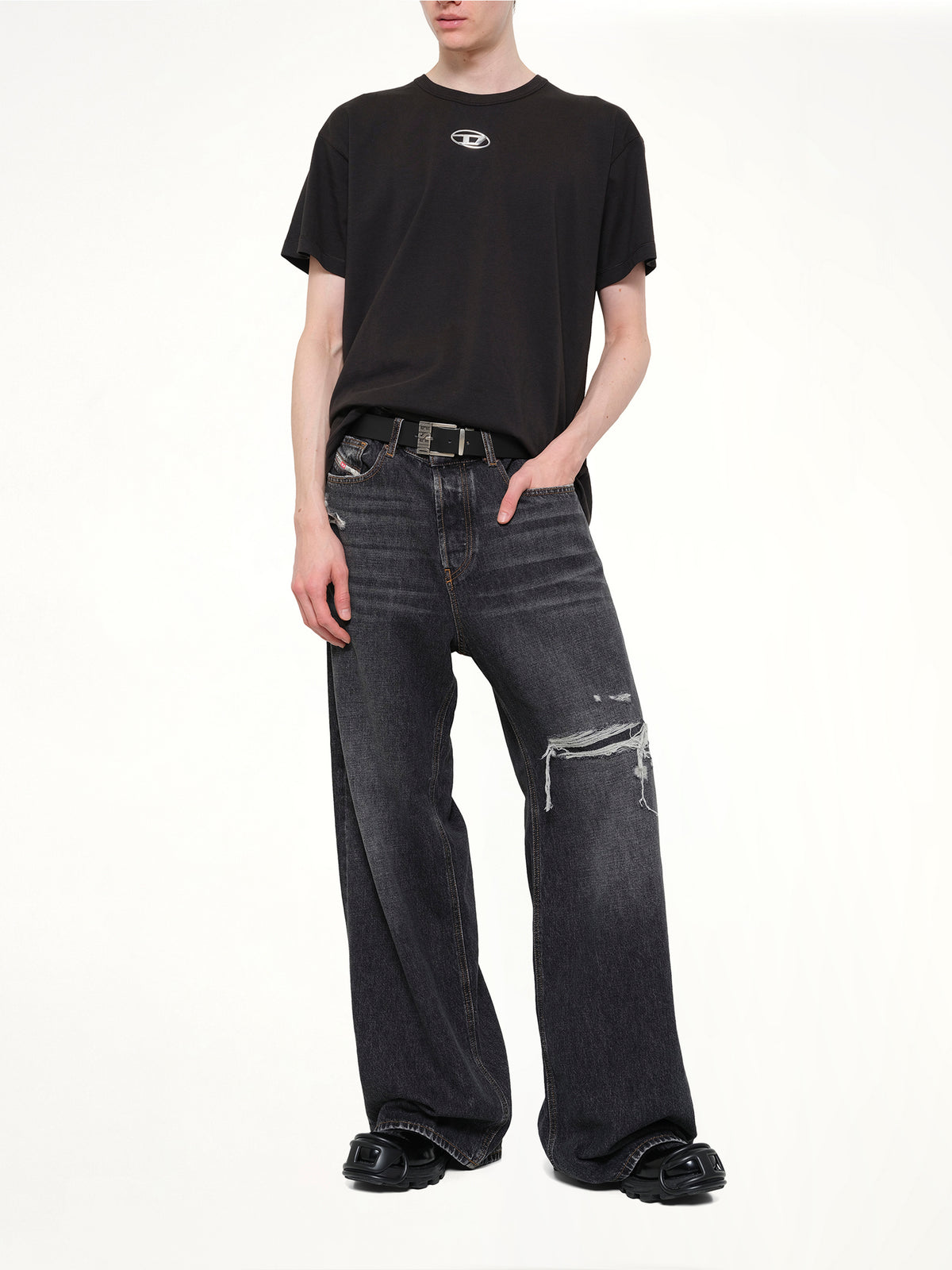 D-RISE Distressed Jeans in Grey