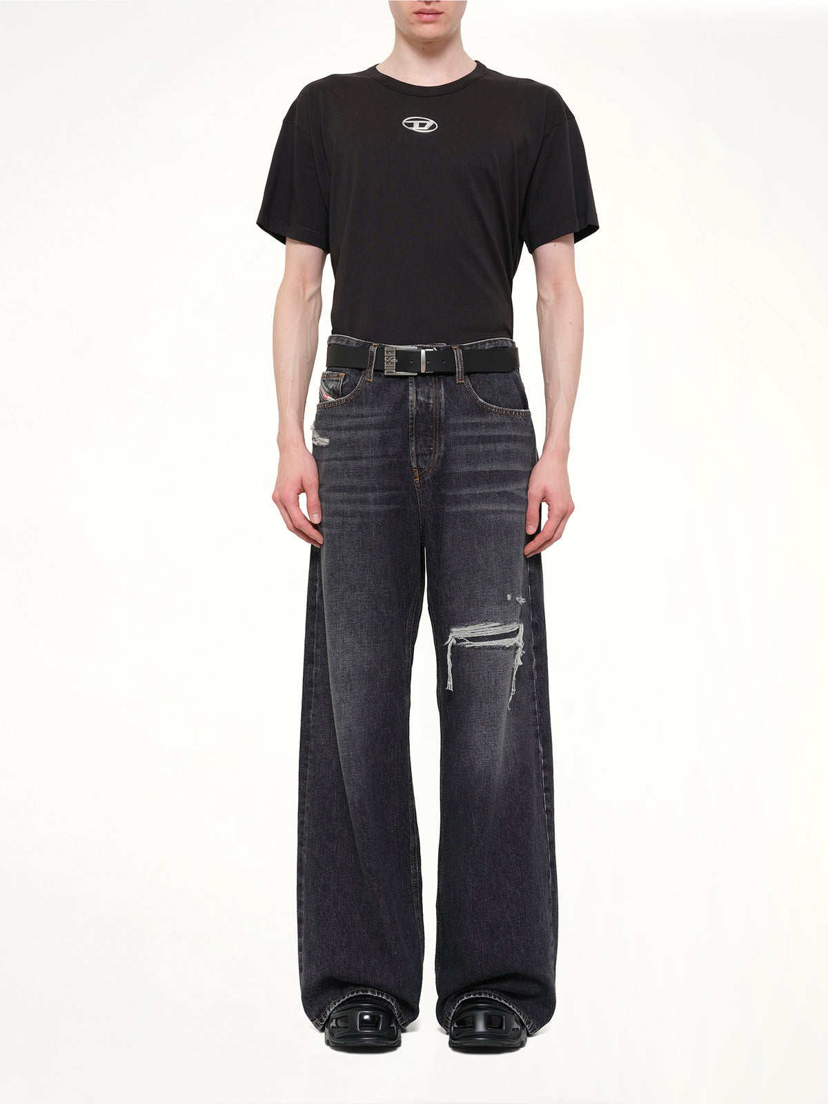 D-RISE Distressed Jeans in Grey