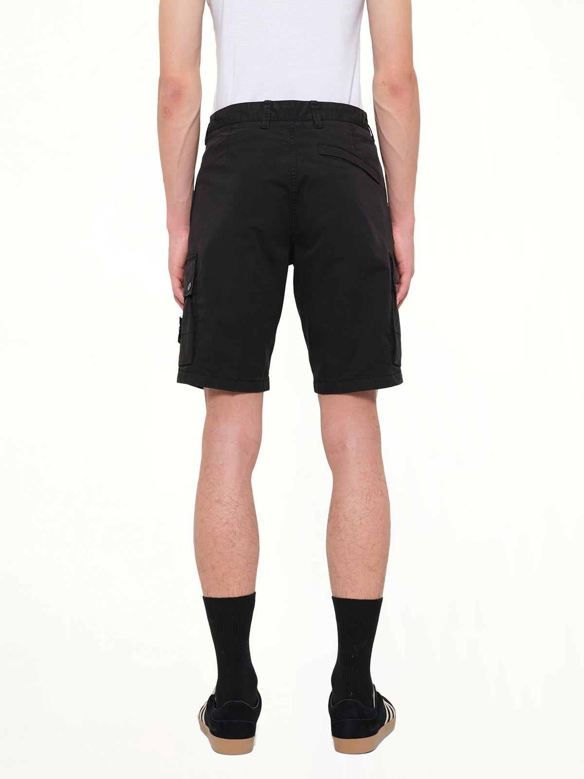 L100019 Shorts in Black