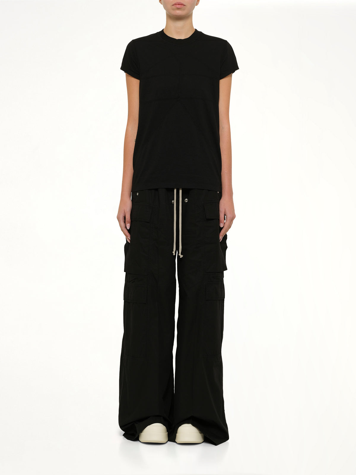 Small Level T in Black