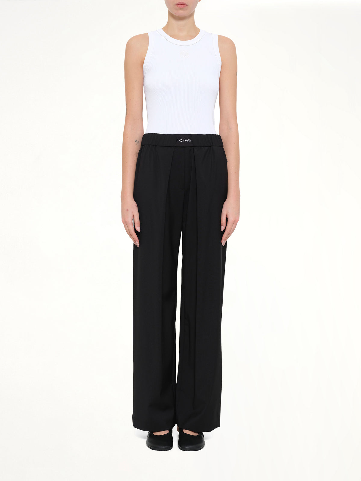 Logo Pleated Trousers in Black