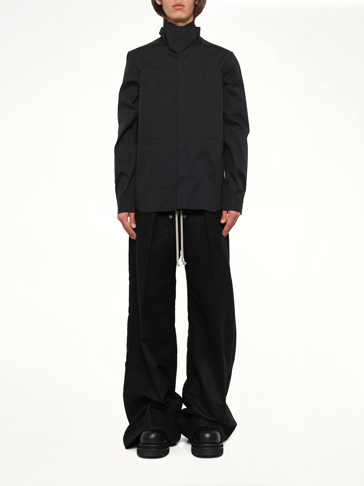 Tower Outershirt in Black