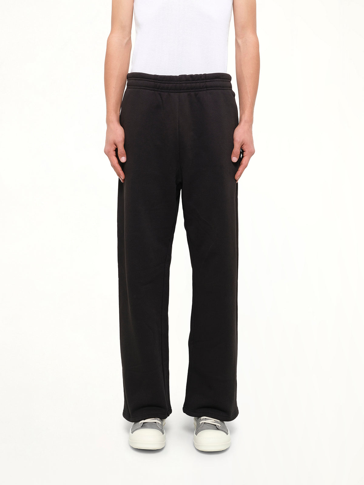 Straight Leg Sweatpant in Black