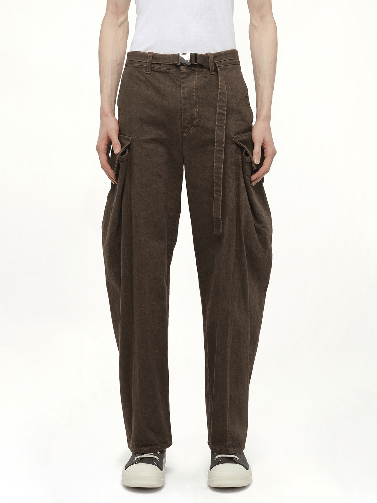 Denim Pants in Brown