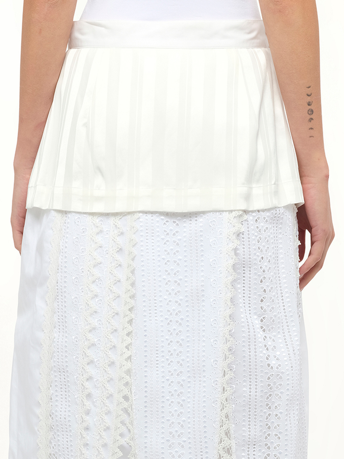 Lace Petal Skirt in White