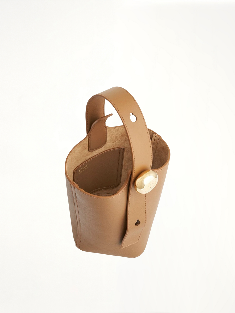Mini Pebble Bucket Bag in Oak