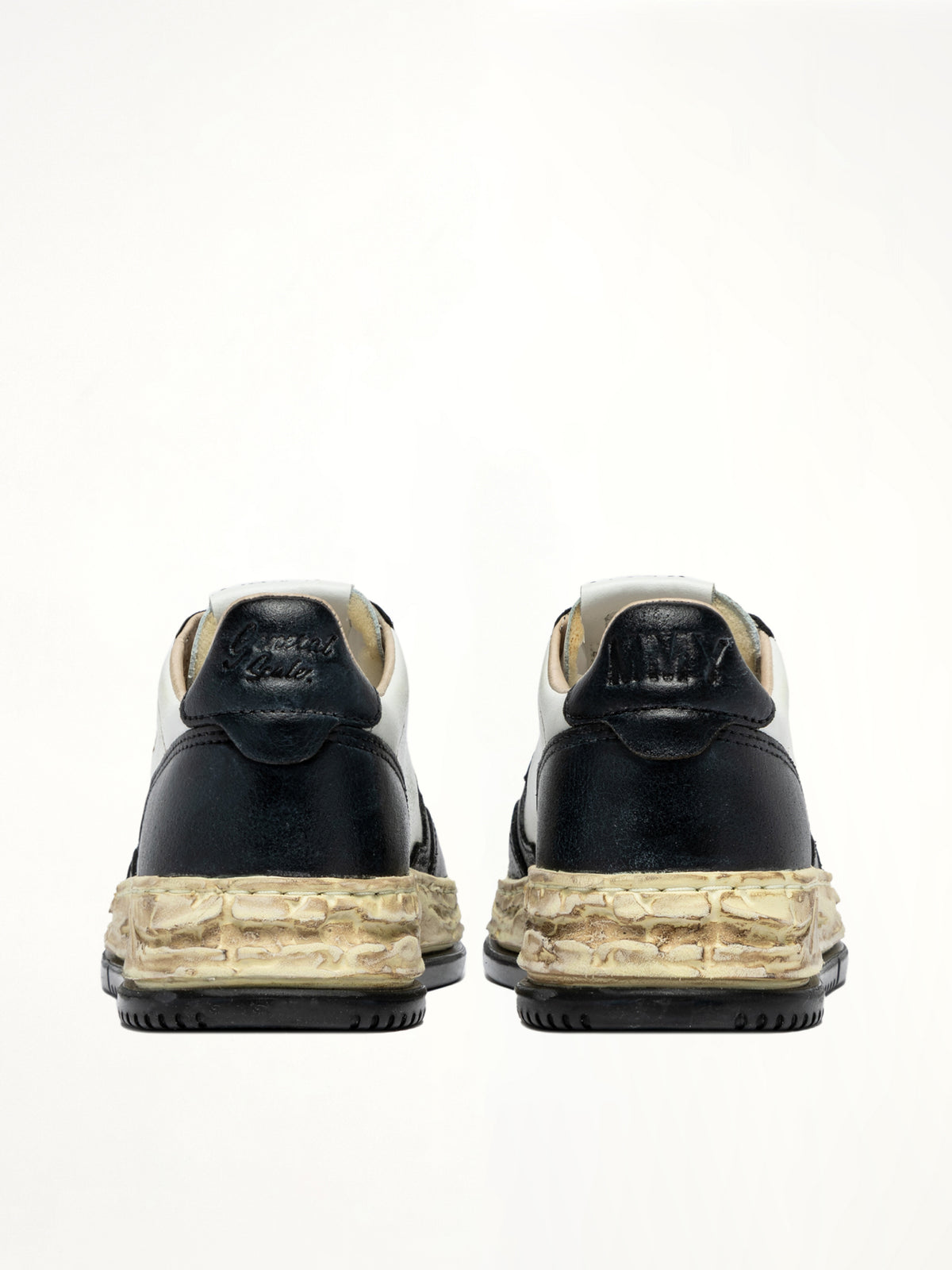 MMY Super Vintage Low Sneaker in White/Black  | AUTRY