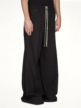 Geth Belas in Black