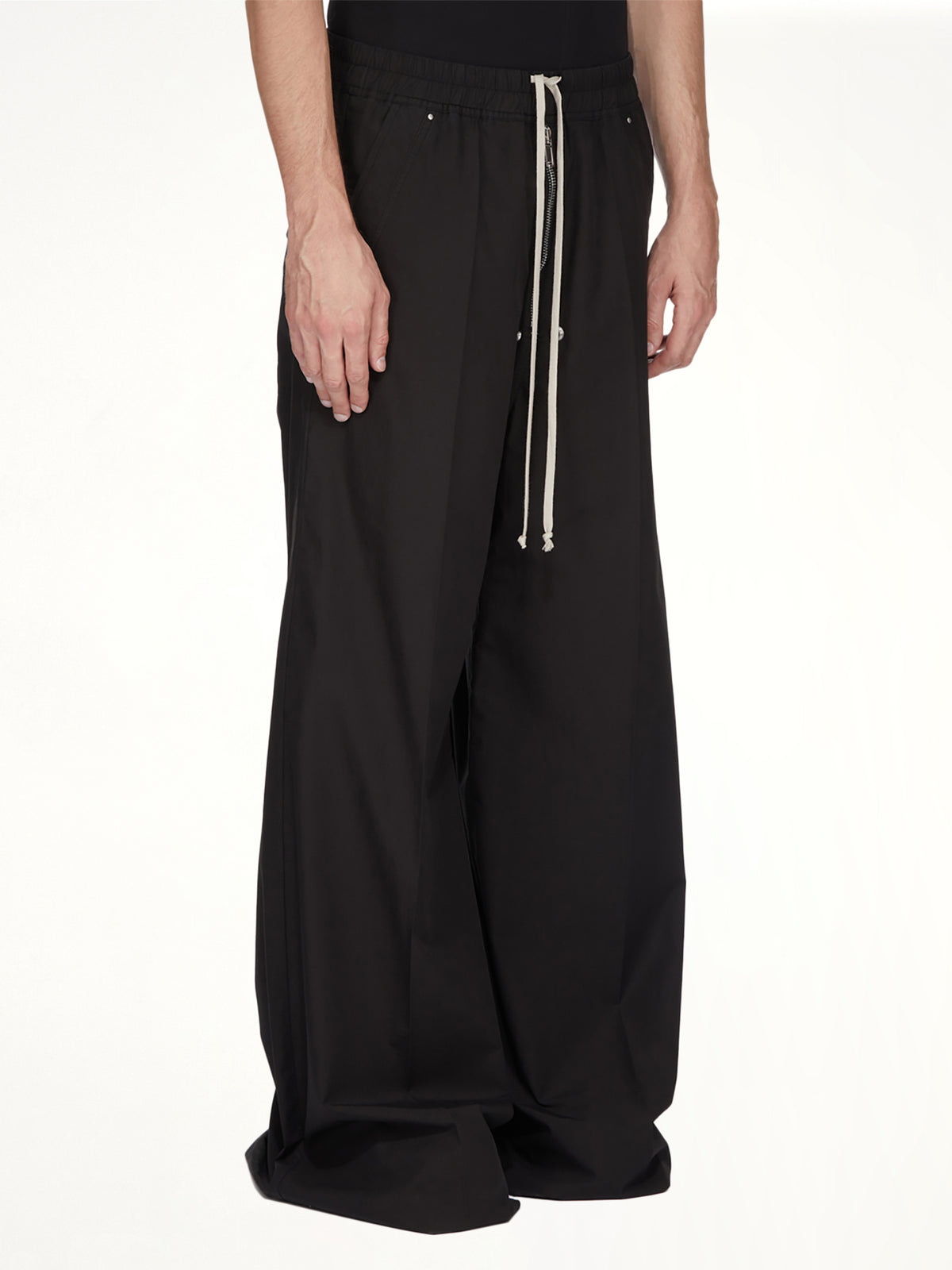 Geth Belas in Black