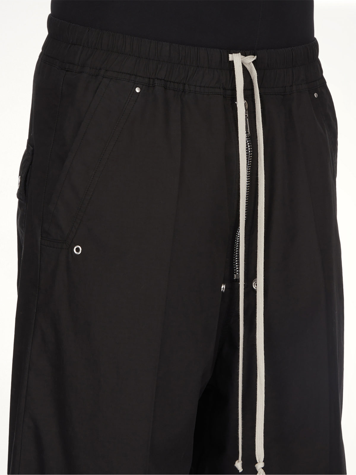 Geth Belas in Black