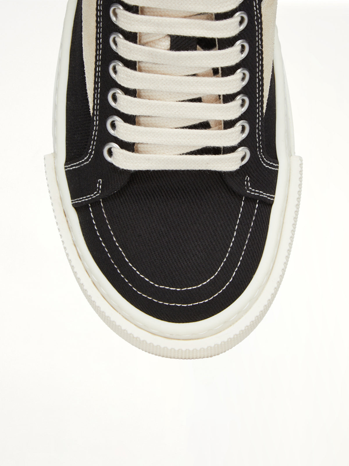 Vintage Sneaks in Black/Milk
