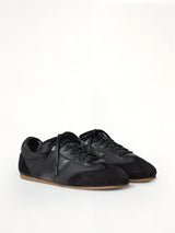 Soft Runner in Black