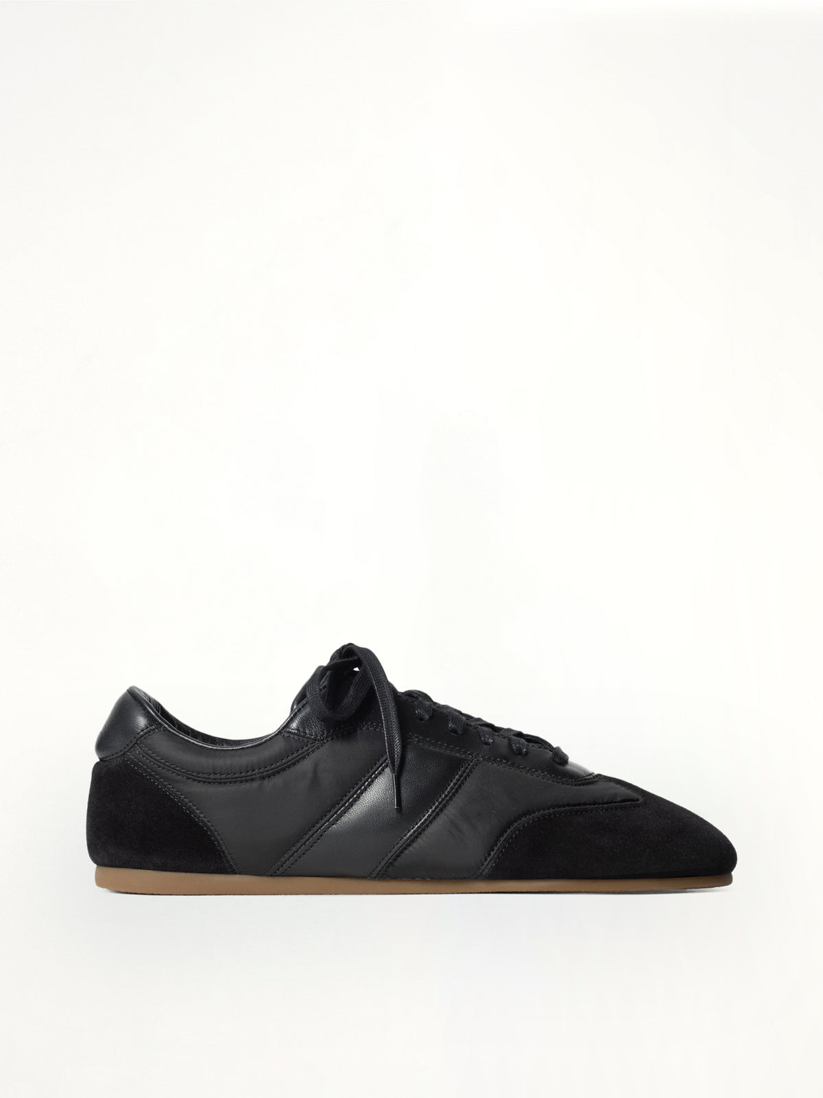 Soft Runner in Black