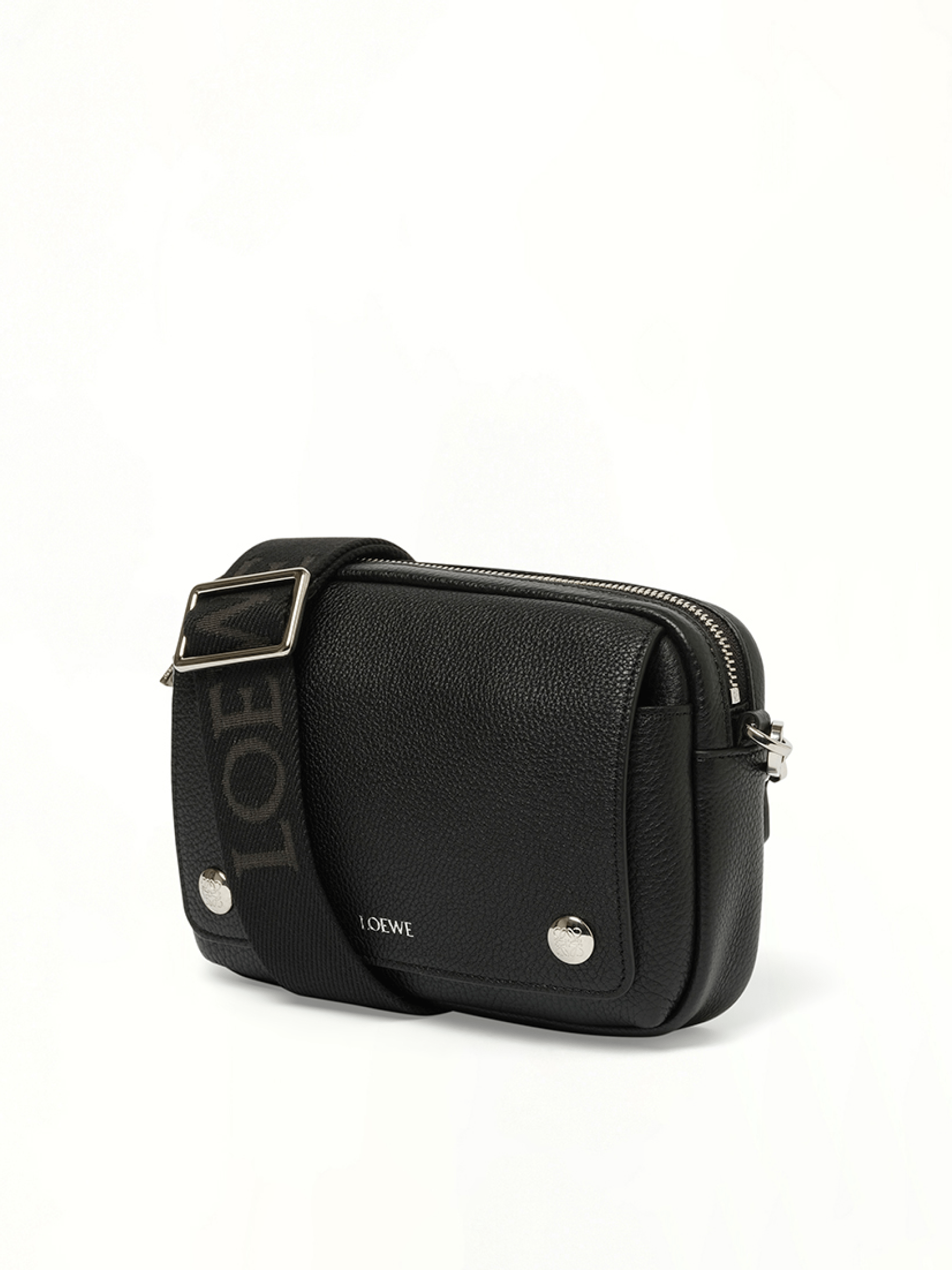 Calfskin Pebble Messenger Small in Black