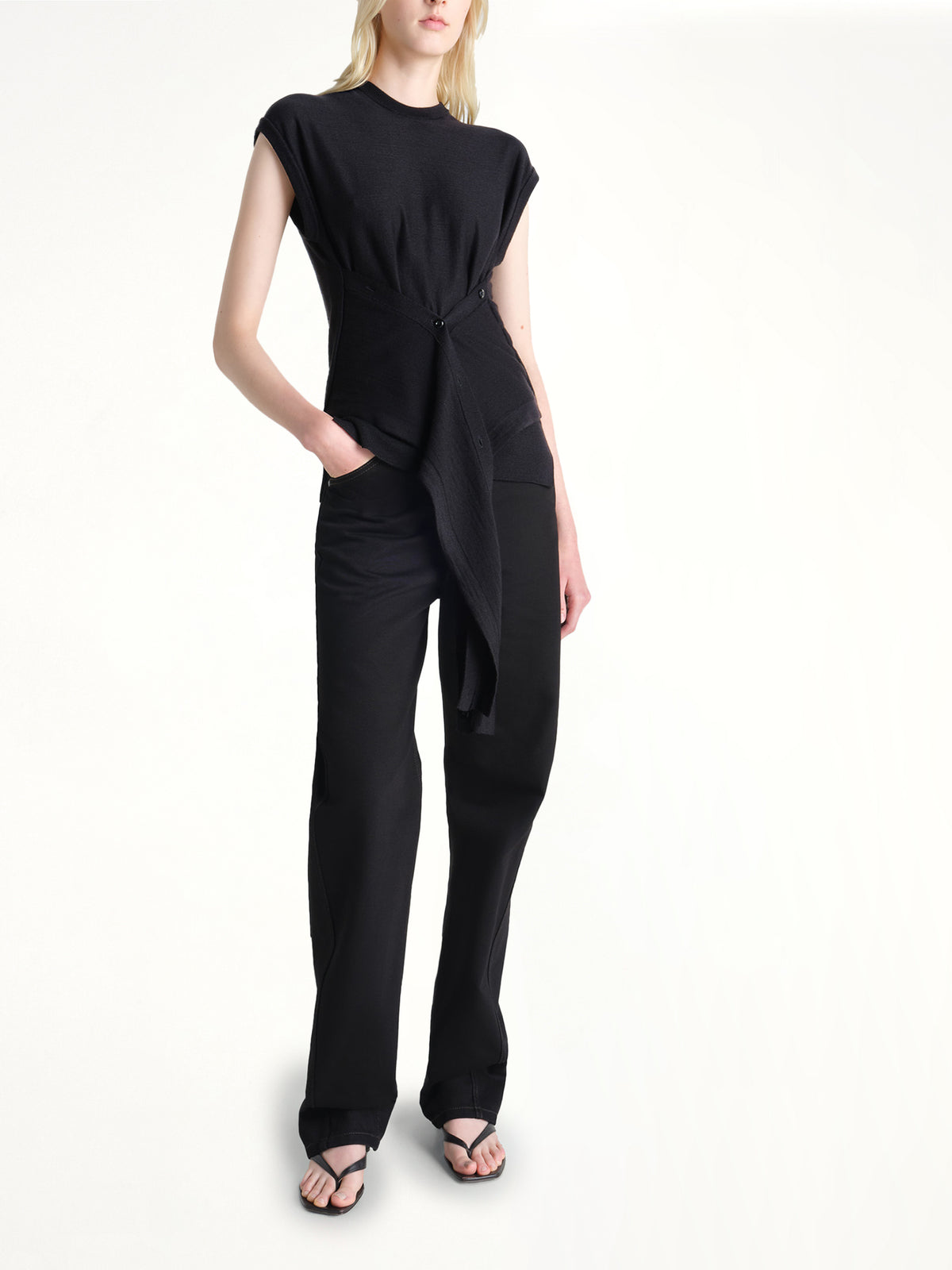 Sleeveless Buttoned Top in Black
