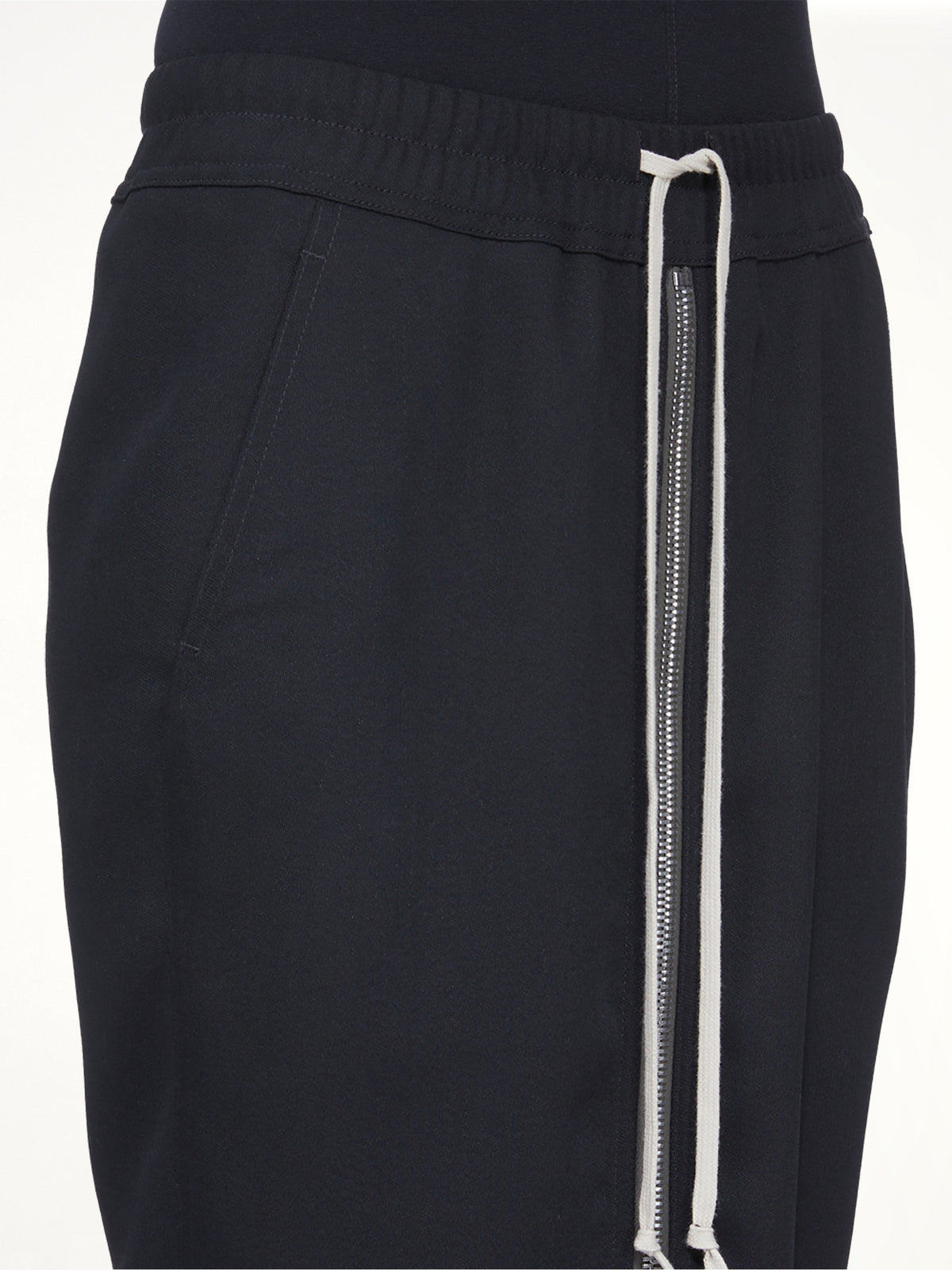 Zipped Short Pillar in Black