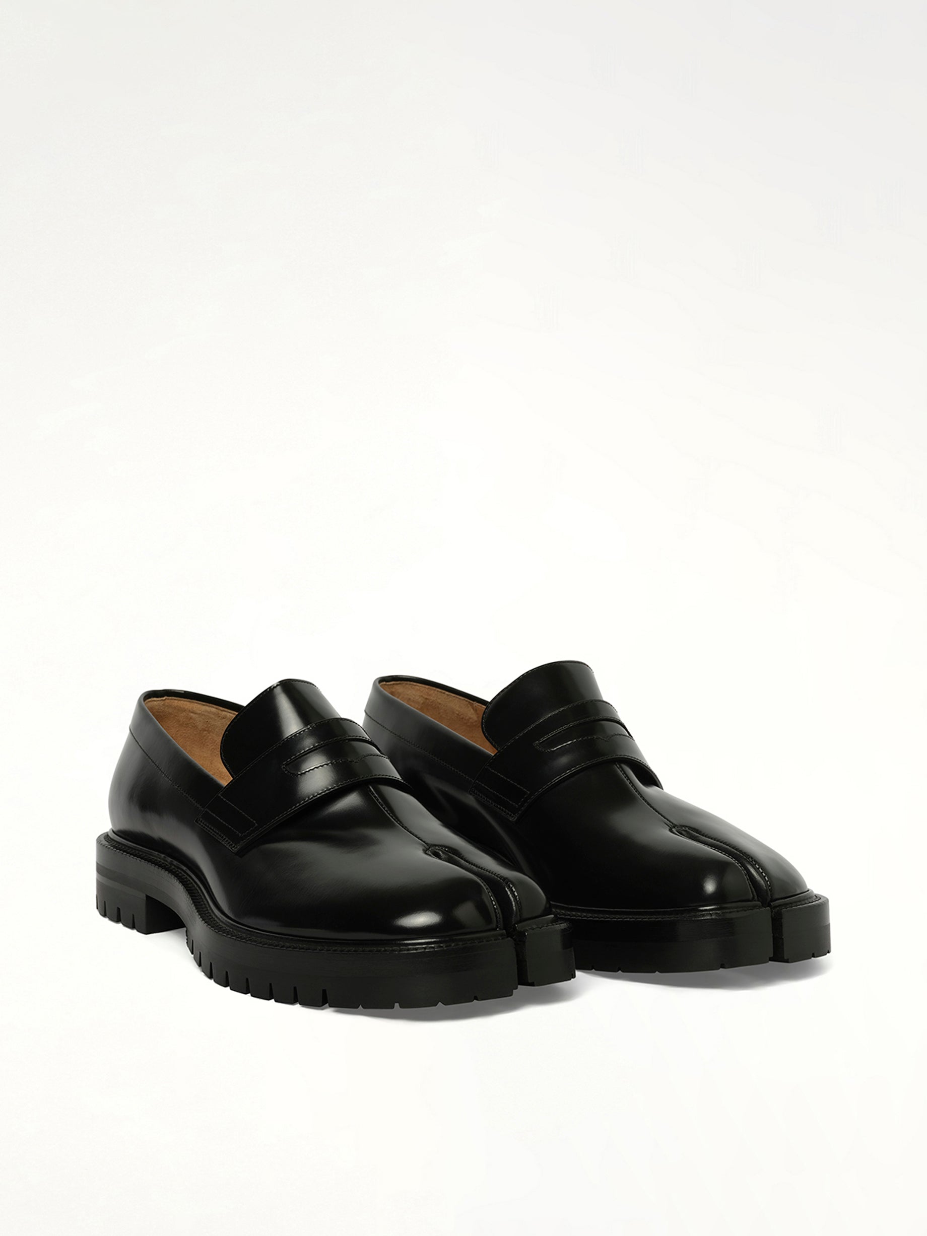 Tabi Leather Loafers Chunky Sole in Black Front View | MAISON MARGIELA