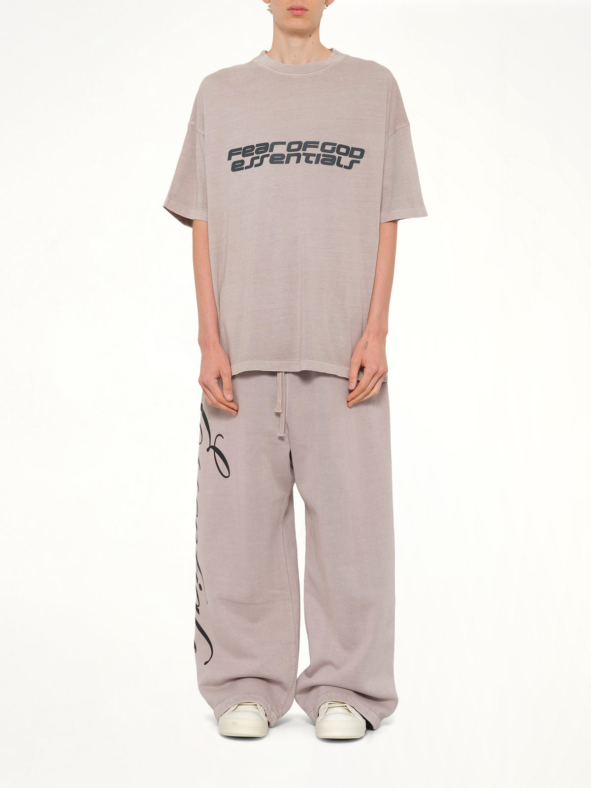 "26" T-Shirt in Smoke Grey