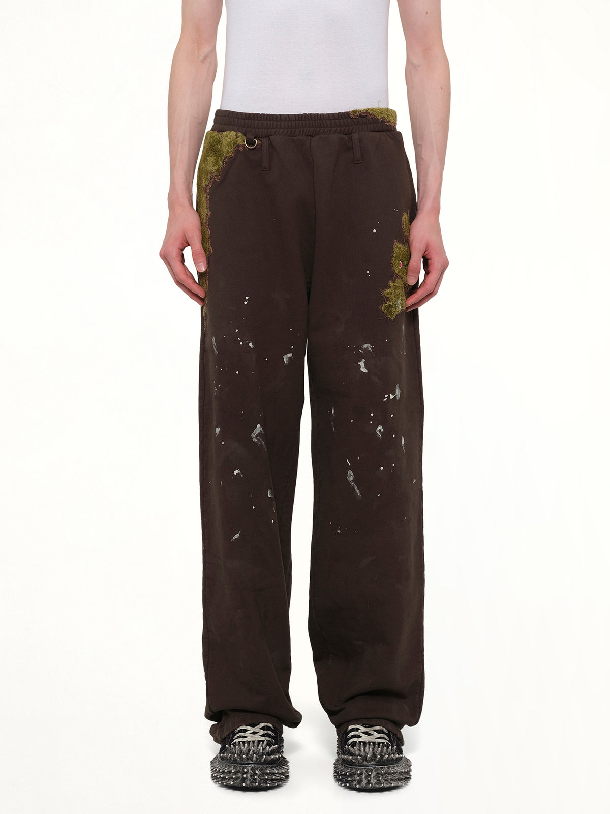 Moss-Grown Embroidery Sweat Pants in Brown