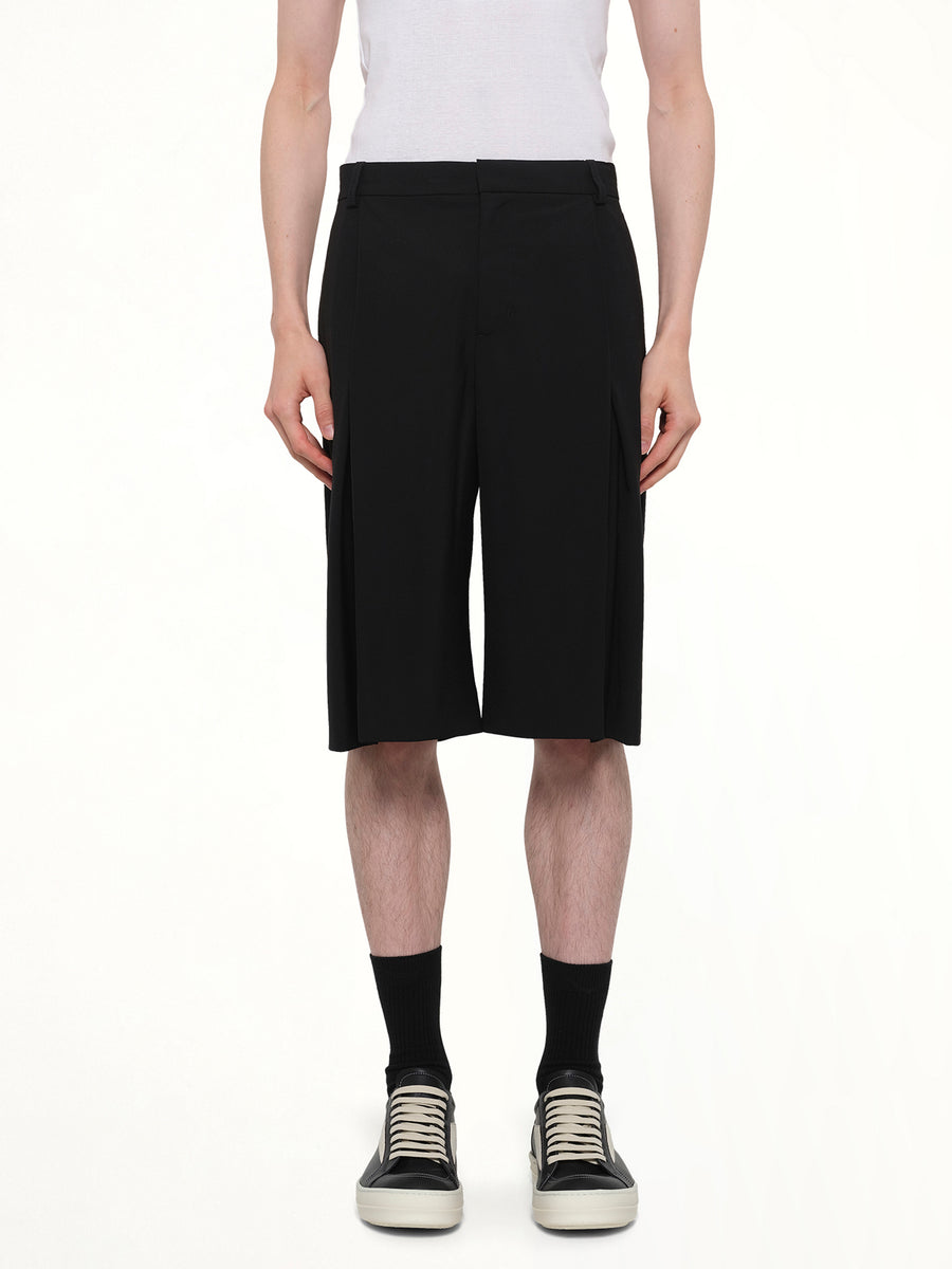 Pleated Baggy Shorts in Black