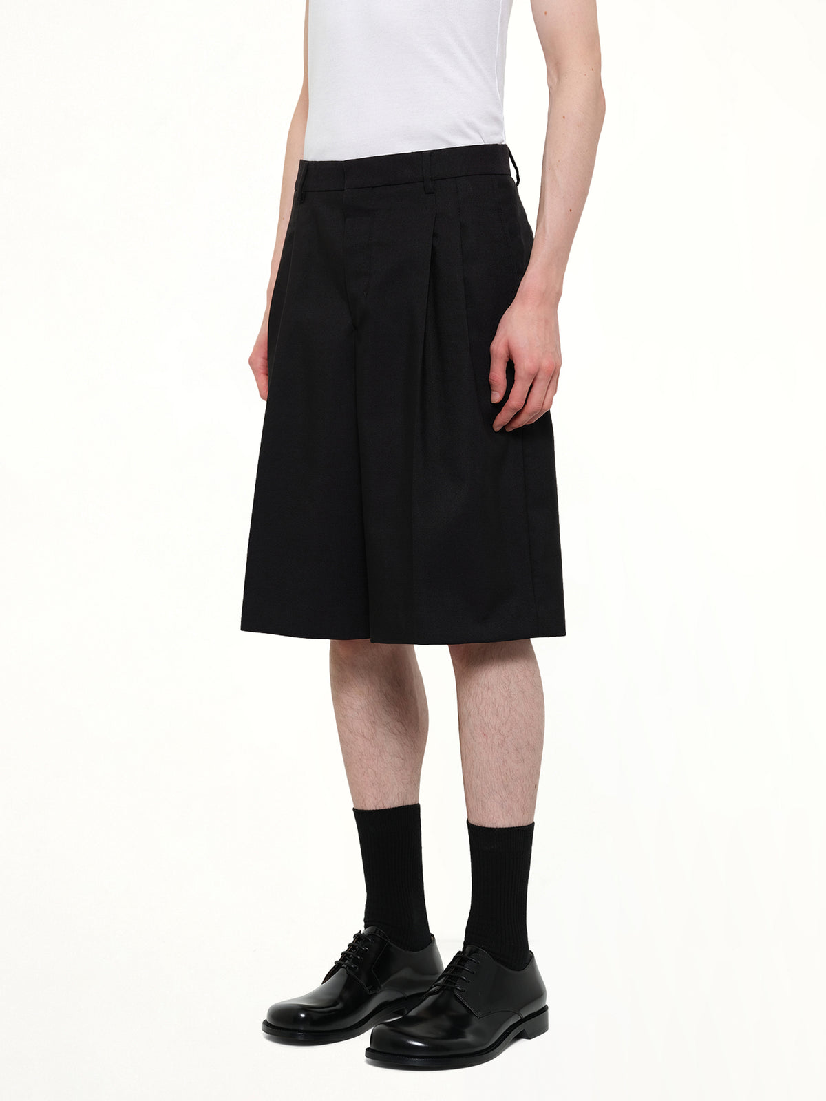 Low Waist Wide Bermuda Shorts in Black