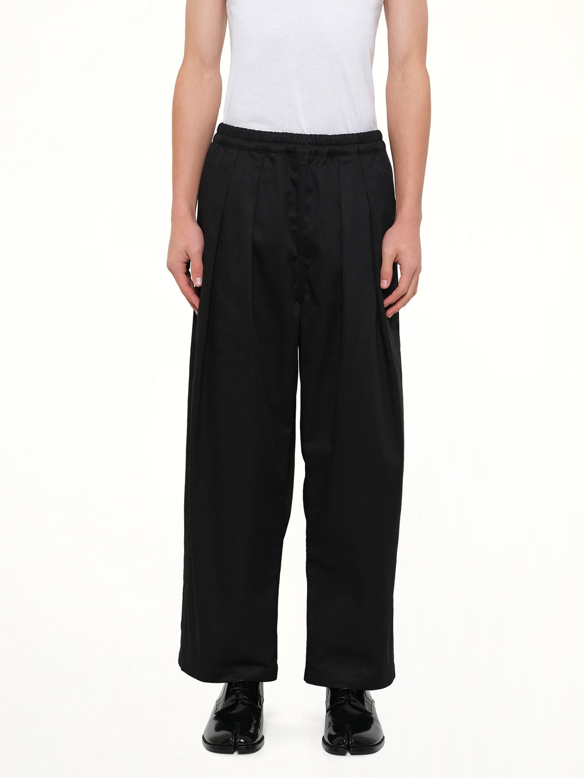 Cropped Chino Pants in Black