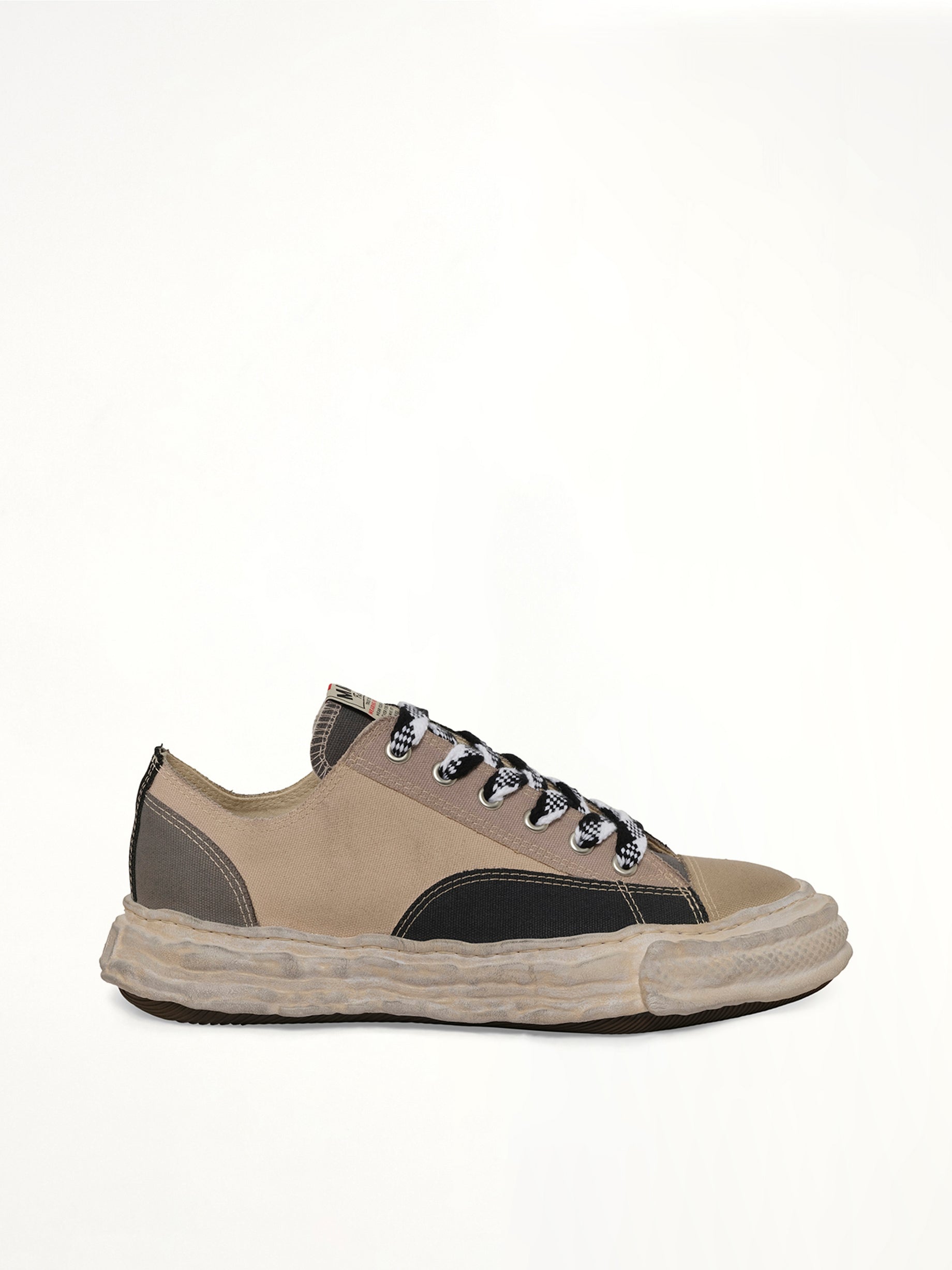 Exclusive Peterson 23 OG Multicolour Sneaker in Black/White