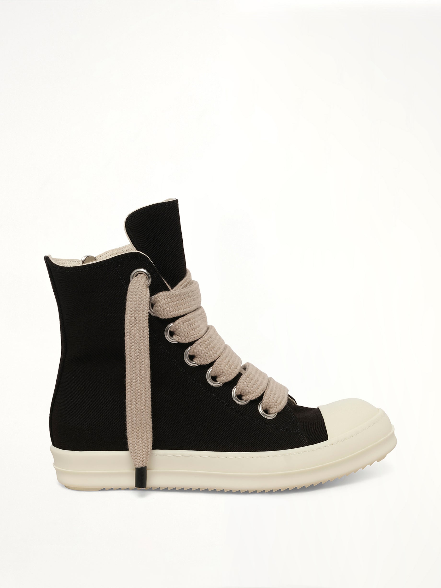 Jumbolace Sneaks in Black