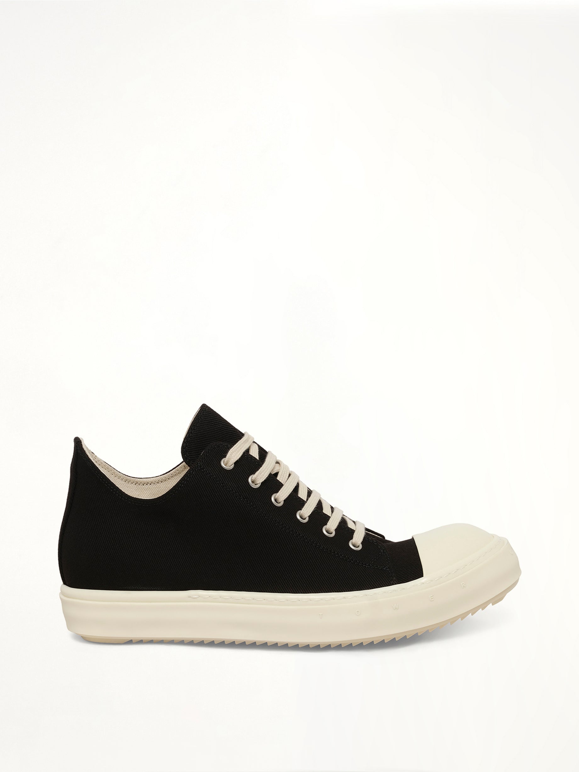 Low Sneaks in Black