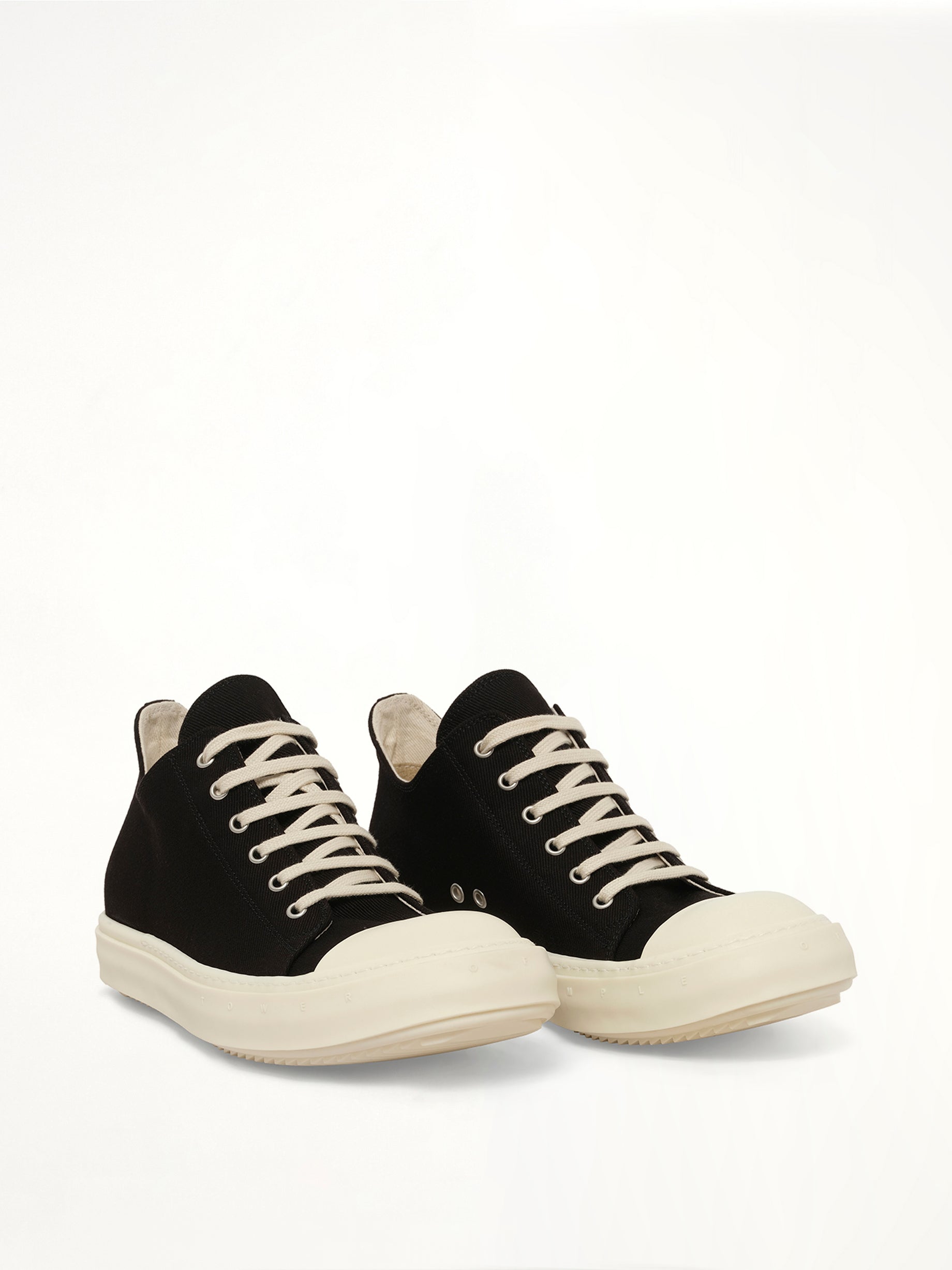 Low Sneaks in Black
